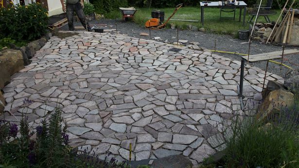 Steinterrasse bauen