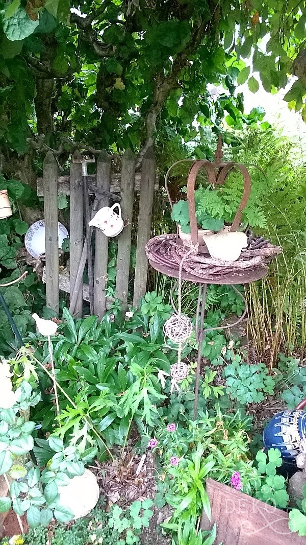 Gartendeko aus ästen