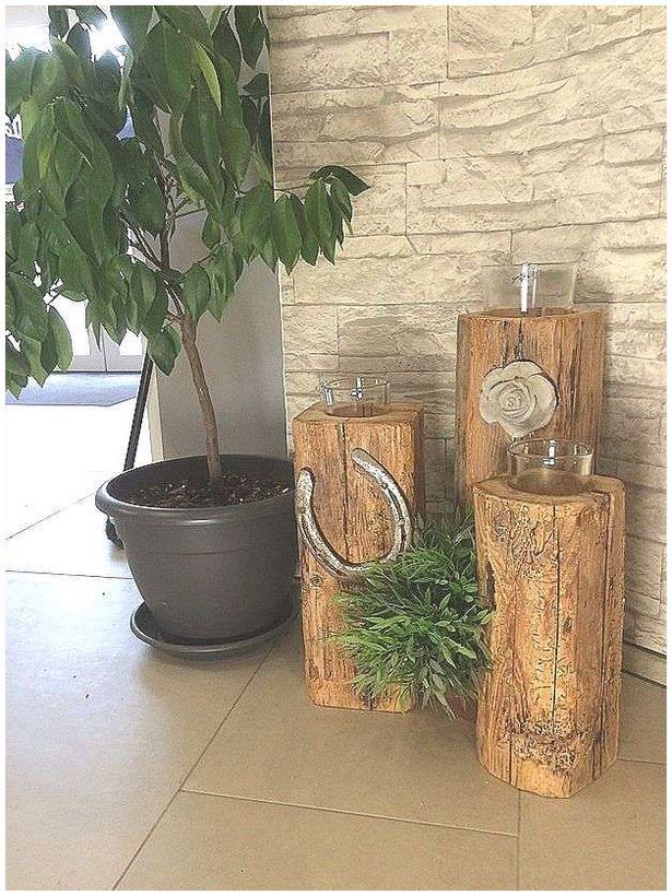 Gartendeko aus holzstämmen
