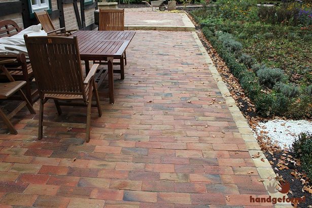 Terrasse aus ziegelsteinen