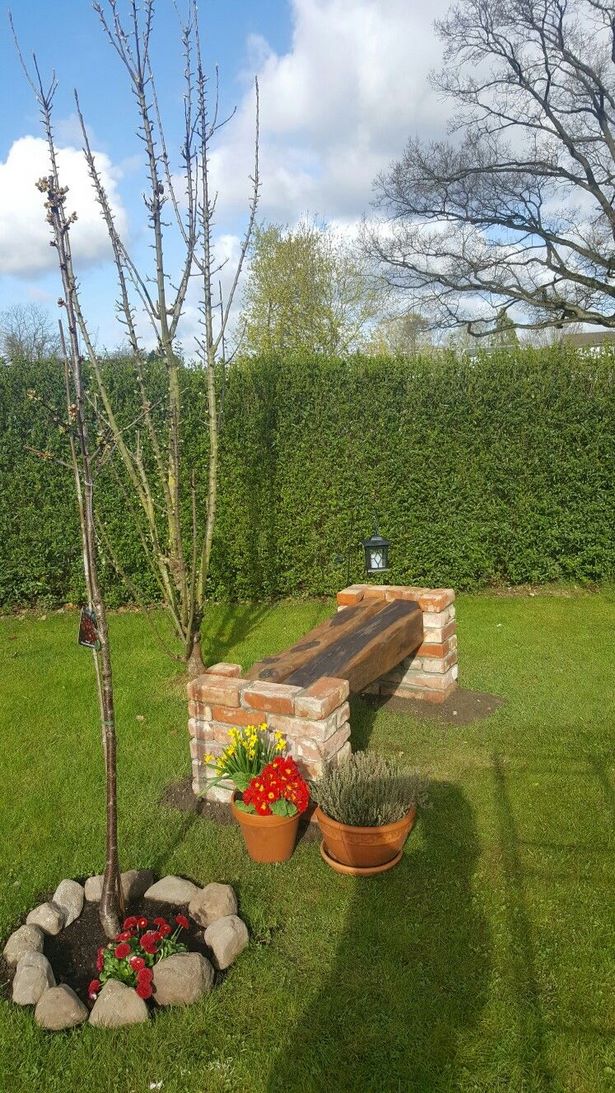 Alte holzbalken im garten