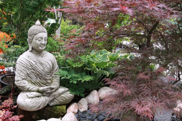 Gartengestaltung mit buddha