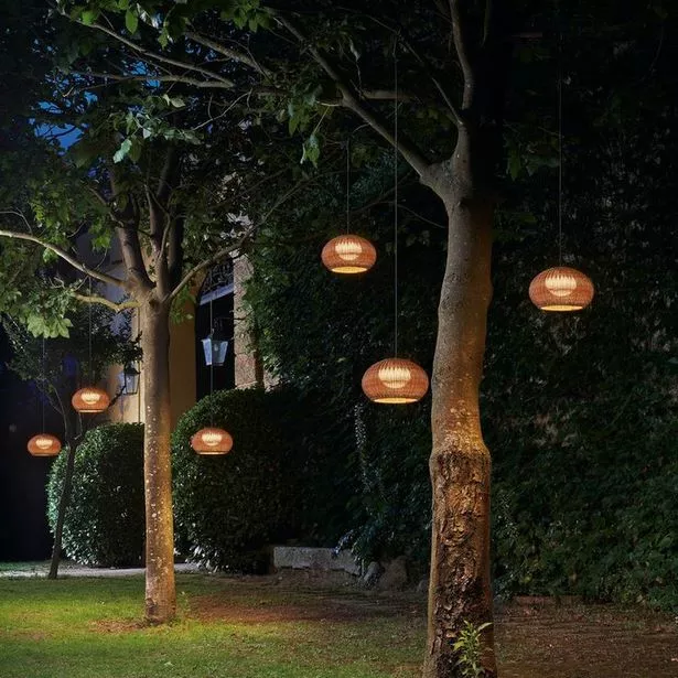 hangeleuchten-fur-baume-im-freien-88_6-9 Hängeleuchten für Bäume im Freien