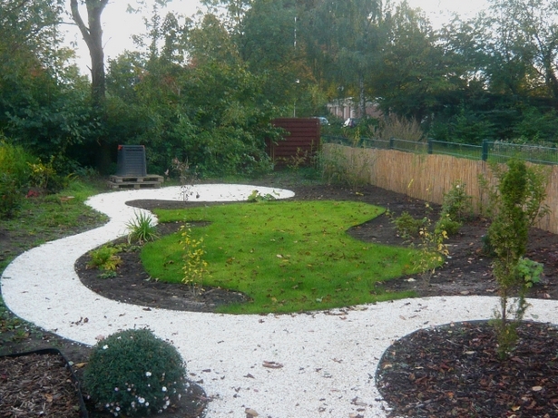 Schlauch garten gestalten
