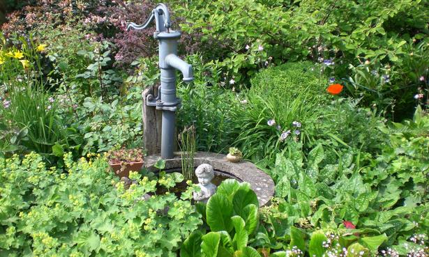 Gartengestaltung mit brunnen bilder