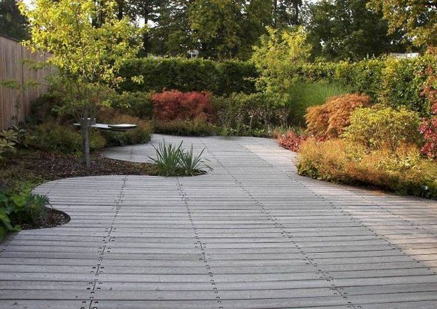 rasen reihenhausgarten anlegen gestaltung terrassengarten gartengestaltung einfache alternativen statt holzterrasse oder neu alternative angelegt großzügig rasenfläche umgestalten terrassen sodai klasikiniai