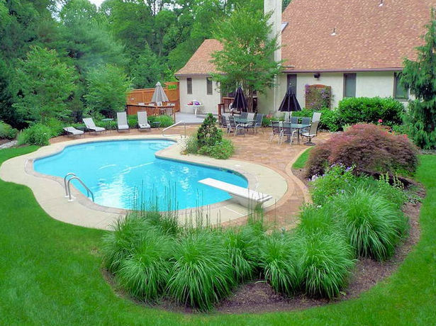 hinterhof-pool-landschaftsbau-ideen-bilder-44 Backyard pool landscaping ideas pictures