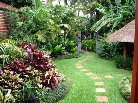 kleine-hinterhof-tropische-landschaftsgestaltung-ideen-67_13 Small backyard tropical landscaping ideas