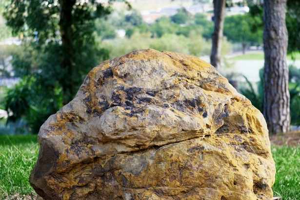 landschaftsbau-mit-grossen-felsen-ideen-20_16 Landscaping with large rocks ideas