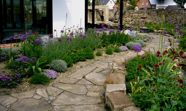 Mediterrane beetgestaltung