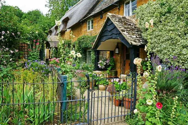einen-englischen-cottage-garten-anlegen-30_10-2 Einen englischen Cottage-Garten anlegen