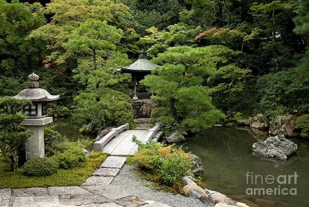 japanischer-traditioneller-garten-15_4-12 Japanischer traditioneller Garten