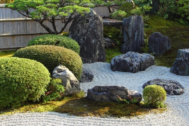kleiner-japanischer-garten-09_9-17 Kleiner japanischer Garten