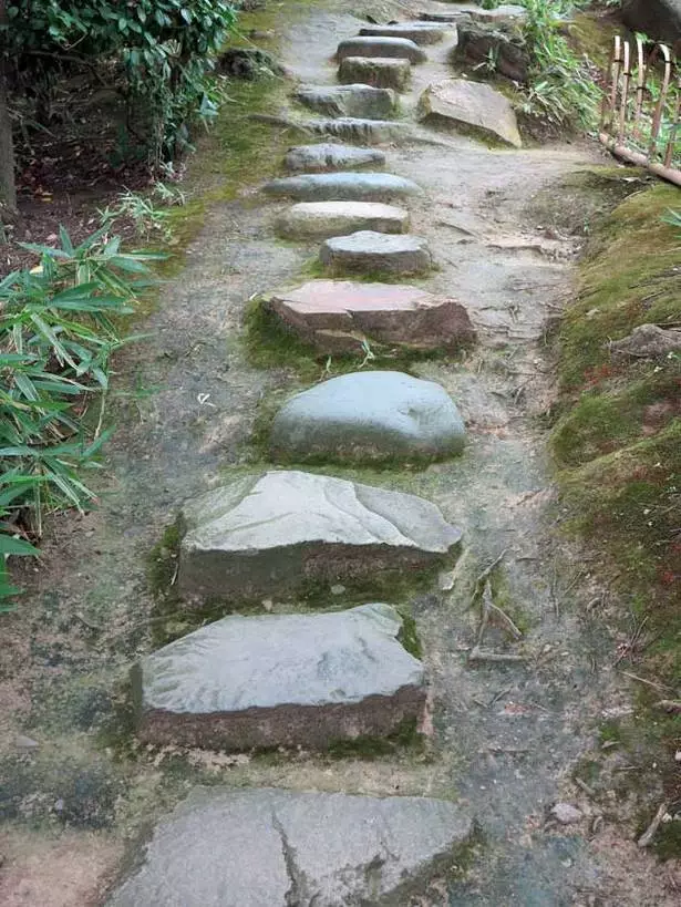 trittsteine-fur-den-japanischen-garten-37-1 Trittsteine für den japanischen Garten