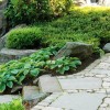 Gartengestaltung hanglage mit steinen