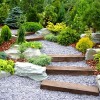 Schöne gärten mit steinen